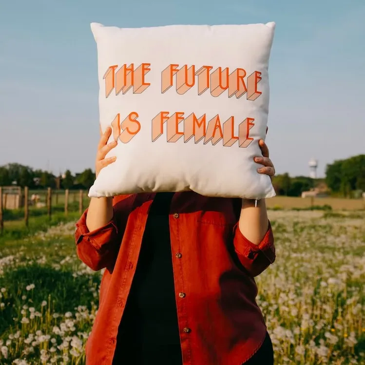 Learn how to invest with ellexx Membership, retirement planning, ETFs for women, savings plans, coaching, knowledge, education, finance, women, money